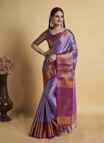 Garb This Partywear Saree Paired With Contrast Blouse.This Saree And Blouse Are Soft Silk Based Fabric With Weaving Jacquard Designer. Buy This Pretty Saree Now.