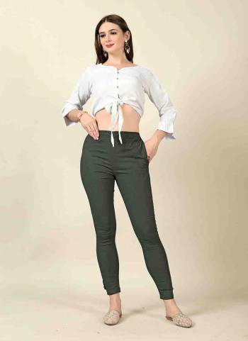 Attrective Looking These Beautiful Looking Readymade Pants.These Pants is Fabricated On Viscose Rayon Lycra.Its Beautified With Solid Color.