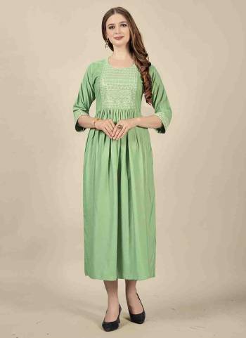 Grab These Beautiful Looking Readymade Long Kurti.These Long Kurti is Fabricated On Cotton Rayon.Its Beautified With Designer Embroidery Work.