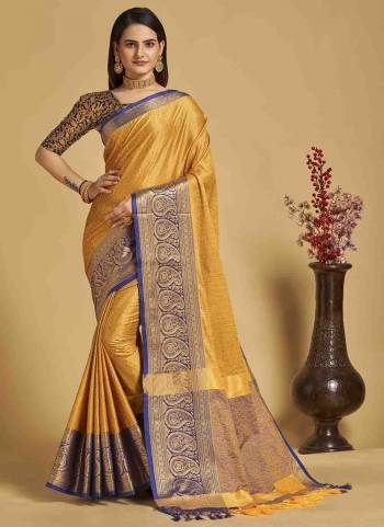 Garb This Partywear Saree Paired With Contrast Blouse.This Saree And Blouse Are Lichi Soft Silk Based Fabric With Weaving Jacquard Designer. Buy This Pretty Saree Now.