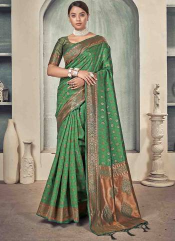 Look These Party Wear Saree in Fine Colored.These Saree And Blouse is Fabricated On Banarasi Silk Pair.Its Beautified With Weavon Copper Jari Designer Work.