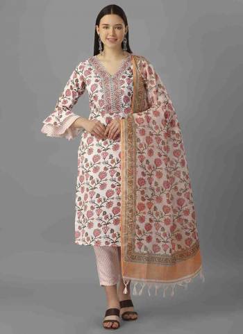 Grab These Readymade Suit in Fine Colored Pair With Bottom And Dupatta.These Top And Bottom Are Fabricated On Rayon Pair With Chanderi Dupatta.Its Beautified With Designer Printed.