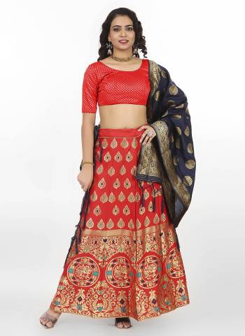 Grab These Semi Stitched Lehenga Choli in Fine Colored.These Lehenga Choli And Dupatta Are Fabricated On Banarasi Silk.Its Beautified With Heavy Wevon Jari Designer Work.