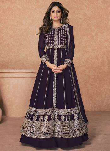 Garb These Designer Anarkali Suits in Fine Colored Pair With Dupatta.These Top Are Georgette And Dupatta Are Fabricated On Georgette Pair With Georgette Bottom.Its Beautified With Heavy Designer Sequance Embroidery Work.