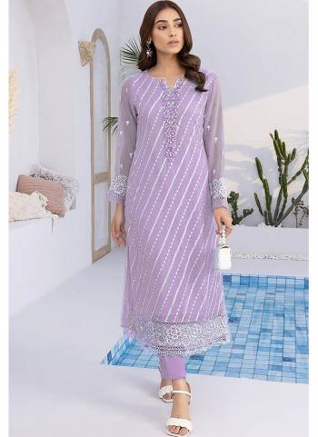 Attrective These Salwar Suit in Fine Colored Pair With Bottom And Dupatta.These Top Are Faux Georgette And Bottom Are Santoon And Pair With Nazmin Dupatta.Its Beautified With Santoon Inner.Its Beautified With Heavy Designer Sequance Embroidery Work.