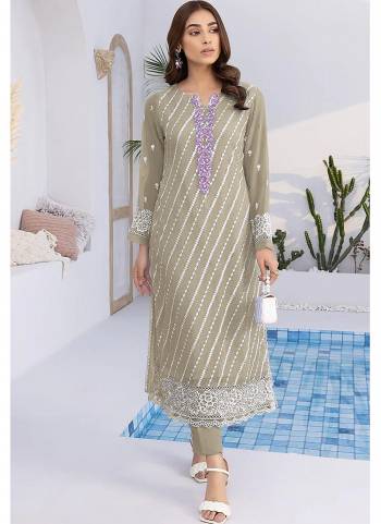 Attrective These Salwar Suit in Fine Colored Pair With Bottom And Dupatta.These Top Are Faux Georgette And Bottom Are Santoon And Pair With Nazmin Dupatta.Its Beautified With Santoon Inner.Its Beautified With Heavy Designer Sequance Embroidery Work.