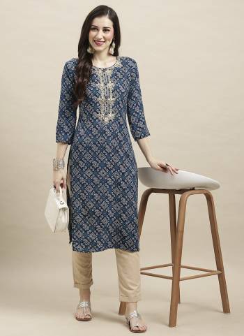 Attrective These Beautiful Looking Readymade Kurti.These Kurtis Fabricated On Rayon.Its Beautified With Bandhani Designer Printed With Embroidery Work.