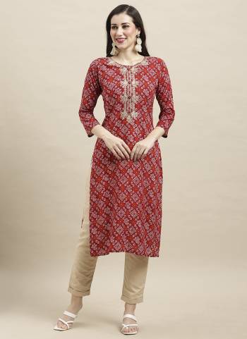 Attrective These Beautiful Looking Readymade Kurti.These Kurtis Fabricated On Rayon.Its Beautified With Bandhani Designer Printed With Embroidery Work.