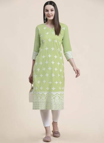 Attrective Looking These Beautiful Looking Readymade Long Kurti.These Kurti is Fabricated On Cotton.Its Beautified With Designer Thread Embroidery Work.