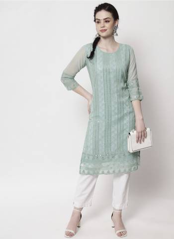 Attrective Looking These Beautiful Looking Readymade Long Kurti.These Kurti is Fabricated On Georgette.Its Beautified With Designer Thread,Sequance Embroidery Work.