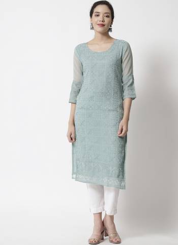 Attrective Looking These Beautiful Looking Readymade Long Kurti.These Kurti is Fabricated On Georgette With Crepe Inner.Its Beautified With Designer Lacknowi Embroidery Work.