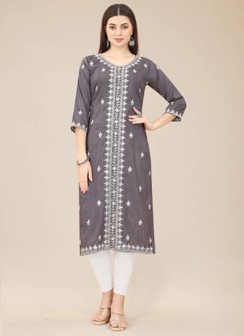 Attrective Looking These Beautiful Looking Readymade Long Kurti.These Kurti is Fabricated On Soft Shiny Silk.Its Beautified With Designer Thread Embroidery Work.