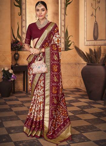 Garb These Party Wear Saree in Fine Colored.These Saree And Blouse is Fabricated On Cotton Silk Pair.Its Beautified With Weavon Pallu Border With Foil Printed Designer.