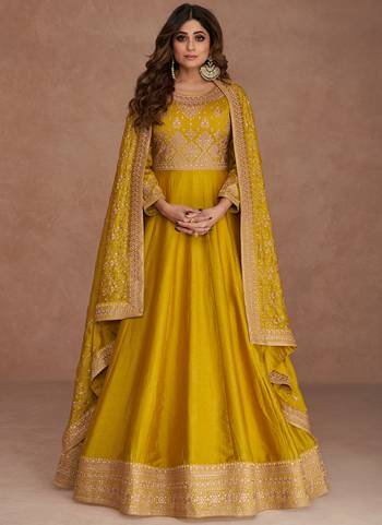 Attrective Looking These Gown With Dupatta in Fine Colored.These Gown And Dupatta Are Fabricated On Heavy Silk Pair.Its Beautified With Heavy Designer Embroidery Work.