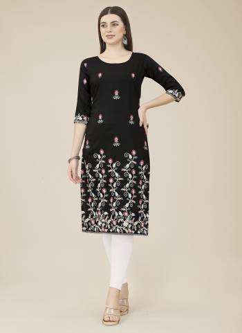 Garb These Beautiful Looking Readymade Long Kurti.These Kurti is Fabricated On Chinon.Its Beautified With Designer Multy Thread Embroidery Work.