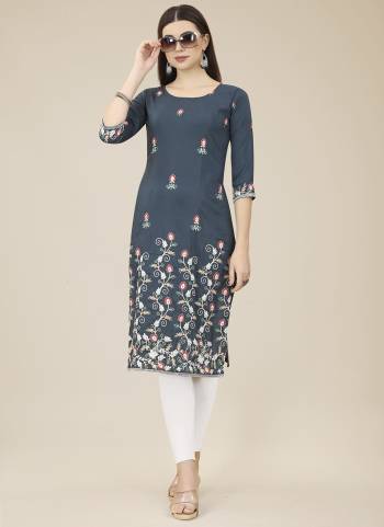 Garb These Beautiful Looking Readymade Long Kurti.These Kurti is Fabricated On Chinon.Its Beautified With Designer Multy Thread Embroidery Work.