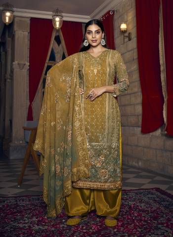 Attrective Looking These Plazzo Suit in Fine Colored Pair With Bottom And Dupatta.These Top And Dupatta Are Fabricated On Georgette Pair With Santoon Bottom.Its Beautified With Santoon Inner.Its Beautified With Designer Digital Printed With Heavy Embroidery Work.