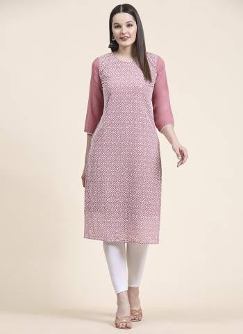 Attrective These Beautiful Looking Readymade Long Kurti.These Kurti is Fabricated On Georgette.Its Beautified With Designer Thread Embroidery Work.