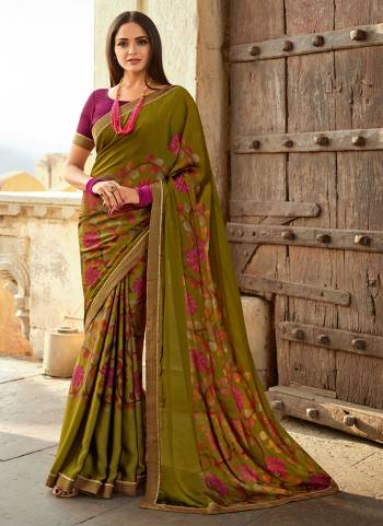 Garb These Party Wear Saree in Fine Colored.These Saree Are Georgette And Blouse is Fabricated On Banglori.Its Beautified With Designer Printed With Work Lace Border.