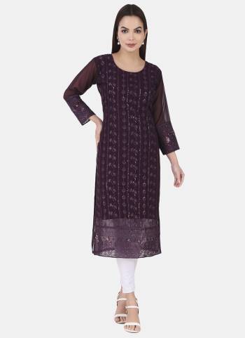 Garb These Beautiful Looking Readymade Long Kurti.These Kurti is Fabricated On Georgette.Its Beautified With Designer Sequance Embroidery Work.