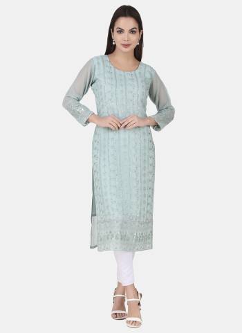 Garb These Beautiful Looking Readymade Long Kurti.These Kurti is Fabricated On Georgette.Its Beautified With Designer Sequance Embroidery Work.