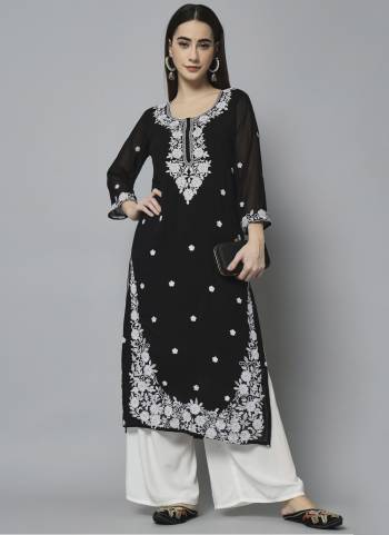 Attrective These Beautiful Looking Readymade Long Kurti.These Kurti is Fabricated On Georgette.Its Beautified With Designer Lakhnowi Thread Embroidery Work.