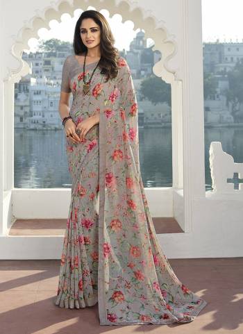 Garb These Party Wear Saree in Fine Colored.These Saree Are Georgette And Blouse is Fabricated On Banglori.Its Beautified With Designer Floral Printed With Lace Border.