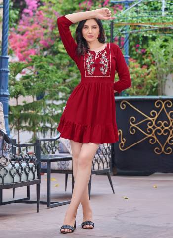 Attrective Looking These Beautiful Looking Readymade Short Kurti.These Kurti is Fabricated On Rayon Slub.Its Beautified With Designer Multy Thread Embroidery Work.