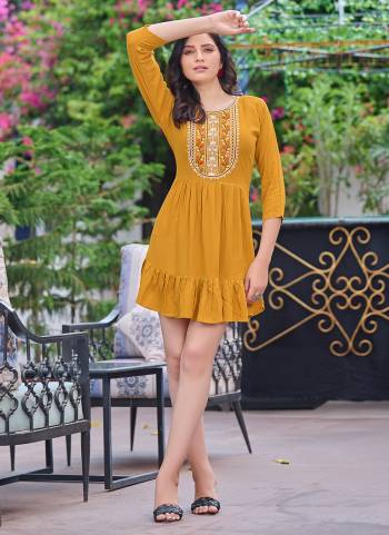 Attrective Looking These Beautiful Looking Readymade Short Kurti.These Kurti is Fabricated On Rayon Slub.Its Beautified With Designer Multy Thread Embroidery Work.