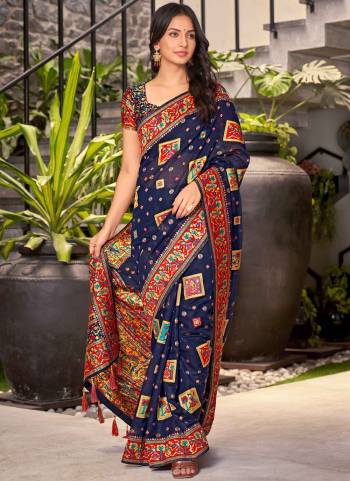 Grab These Party Wear Saree in Fine Colored.These Saree is Fabricated On Cotton Silk Pair With Blouse.Its Beautified With Heavy Wevon Designer.