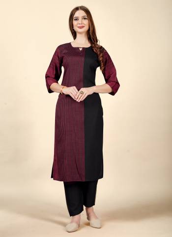 Grab These Beautiful Looking Readymade Kurti With Bottom.These Dress is Fabricated On Cotton Rayon Top And Bottom.Its Beautified With Wevon Designer.