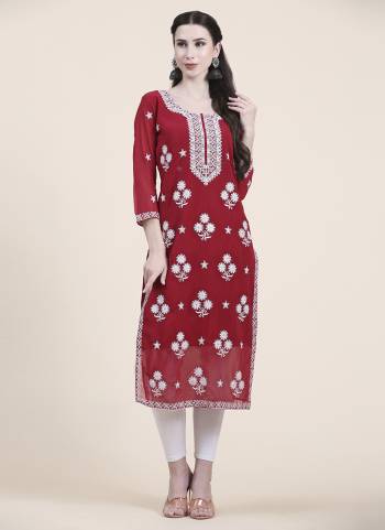 Attrective These Beautiful Looking Readymade Long Kurti.These Kurti is Fabricated On Georgette.Its Beautified With Thread Embroidery Work.