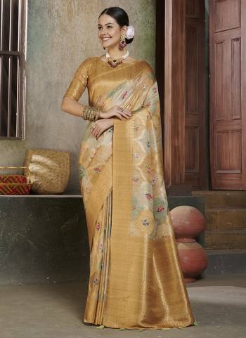 Grab These Saree in Fine Colored Pair With Blouse.These Saree and Blouse Are Fabricated On Cotton Silk.Its Beautified With Wevon Borser Pallu Designer With Digital Printed.