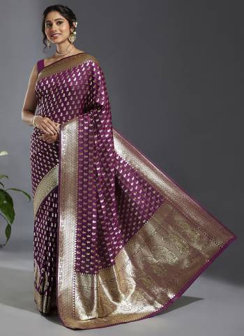 Grab These Party Wear Saree in Fine Colored.These Saree And Blouse is Fabricated On Satin Silk.Its Beautified With Wevon Jari Designer Work.