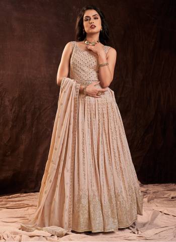 Attrective These Readymade Gown With Dupatta in Fine Colored.These Gown Are Georgette Fabricated On Georgette Dupatta.Its Beautified With Heavy Designer Sequance Embroidery Work.