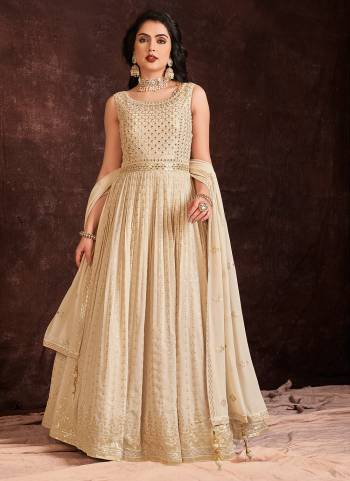 Attrective These Readymade Gown With Dupatta in Fine Colored.These Gown Are Georgette Fabricated On Georgette Dupatta.Its Beautified With Heavy Designer Sequance Embroidery Work.