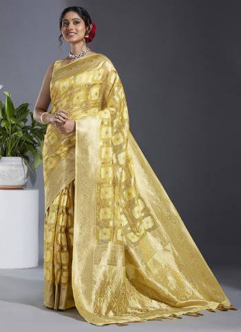 Grab These Fastival Wear Saree in Fine Colored.These Saree And Blouse is Fabricated On Satin Silk.Its Beautified With Wevon Designer Work.