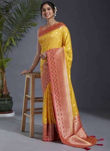 Grab These Fastival Wear Saree in Fine Colored.These Saree And Blouse is Fabricated On Satin Silk.Its Beautified With Wevon Banarasi Designer Work.