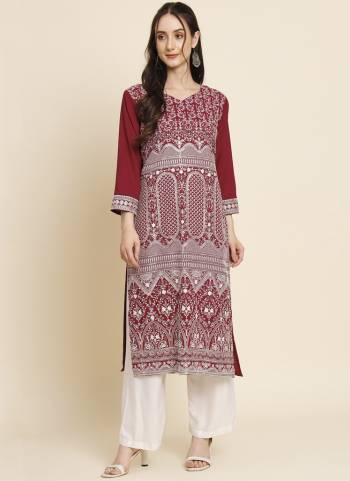 Attrective Looking These Beautiful Looking Readymade Long Kurti.These Kurti is Fabricated On Butter Crepe.Its Beautified With Designer Thread Embroidery Work.