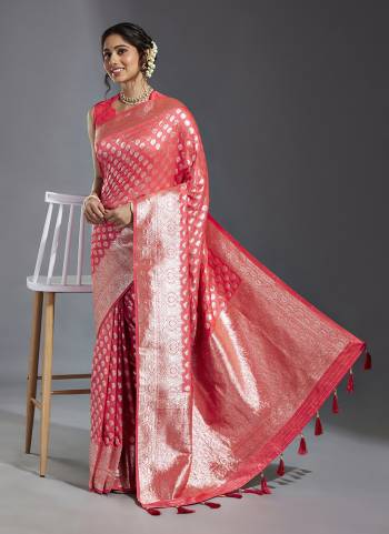 Grab These Fastival Wear Saree in Fine Colored.These Saree And Blouse is Fabricated On Satin Silk.Its Beautified With Wevon Banarasi Designer Work.