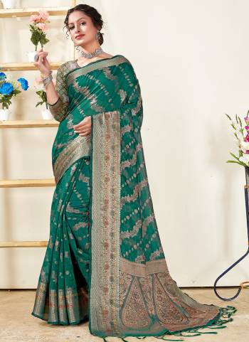 Looking These Party Wear Saree in Fine Colored.These Saree And Blouse is Fabricated On Organza.Its Beautified With Weavon Jari,Thread Designer.