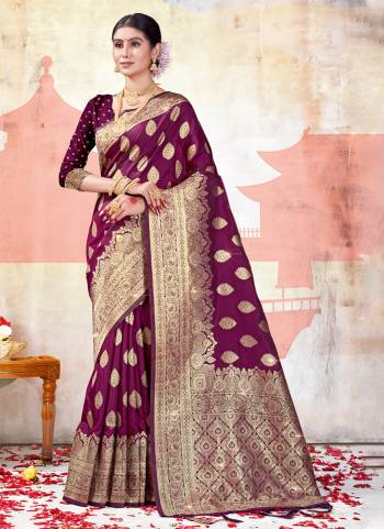 Looking These Party Wear Saree in Fine Colored.These Saree And Blouse is Fabricated On Banarasi Silk.Its Beautified With Weavon Jari Designer.