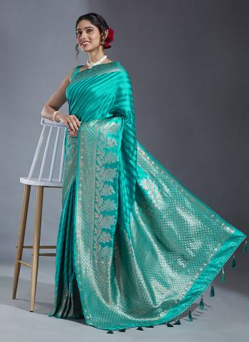 Grab These Party Wear Saree in Fine Colored.These Saree And Blouse is Fabricated On Banarasi Silk.Its Beautified With Wevon Designer Work.