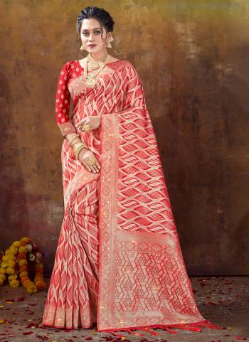 Attrective These Party Wear Saree in Fine Colored.These Saree And Blouse is Fabricated On Organza.Its Beautified With Weavon Designer.