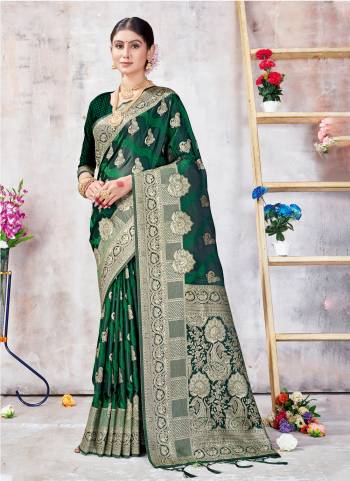 Looking These Party Wear Saree in Fine Colored.These Saree And Blouse is Fabricated On Banarasi Silk.Its Beautified With Weavon Designer.