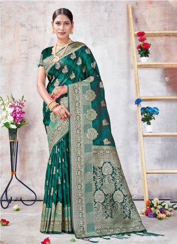 Looking These Party Wear Saree in Fine Colored.These Saree And Blouse is Fabricated On Banarasi Silk.Its Beautified With Weavon Designer.