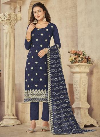 Attrective These Suit in Fine Colored Pair With Bottom And Dupatta.These Top Are Georgettee And Bottom Are Fabricated On Santoon Pair With Georgette Dupatta.Its Beautified With Santoon Inner.Its Beautified With Heavy Designer Embroidery Work.