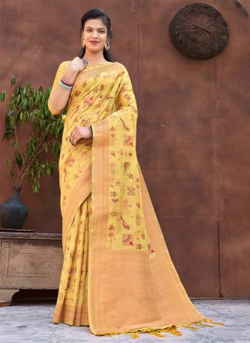 Looking These Party Wear Saree in Fine Colored.These Saree And Blouse is Fabricated On Banarasi Silk.Its Beautified With Weavon Multy Thread Designer.