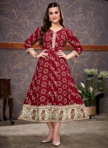 Attrective Looking These Beautiful Looking Readymade Long Kurti.These Kurti is Fabricated On Rayon.Its Beautified With Designer Printed.