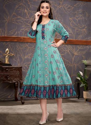 Attrective Looking These Beautiful Looking Readymade Long Kurti.These Kurti is Fabricated On Rayon.Its Beautified With Designer Printed.